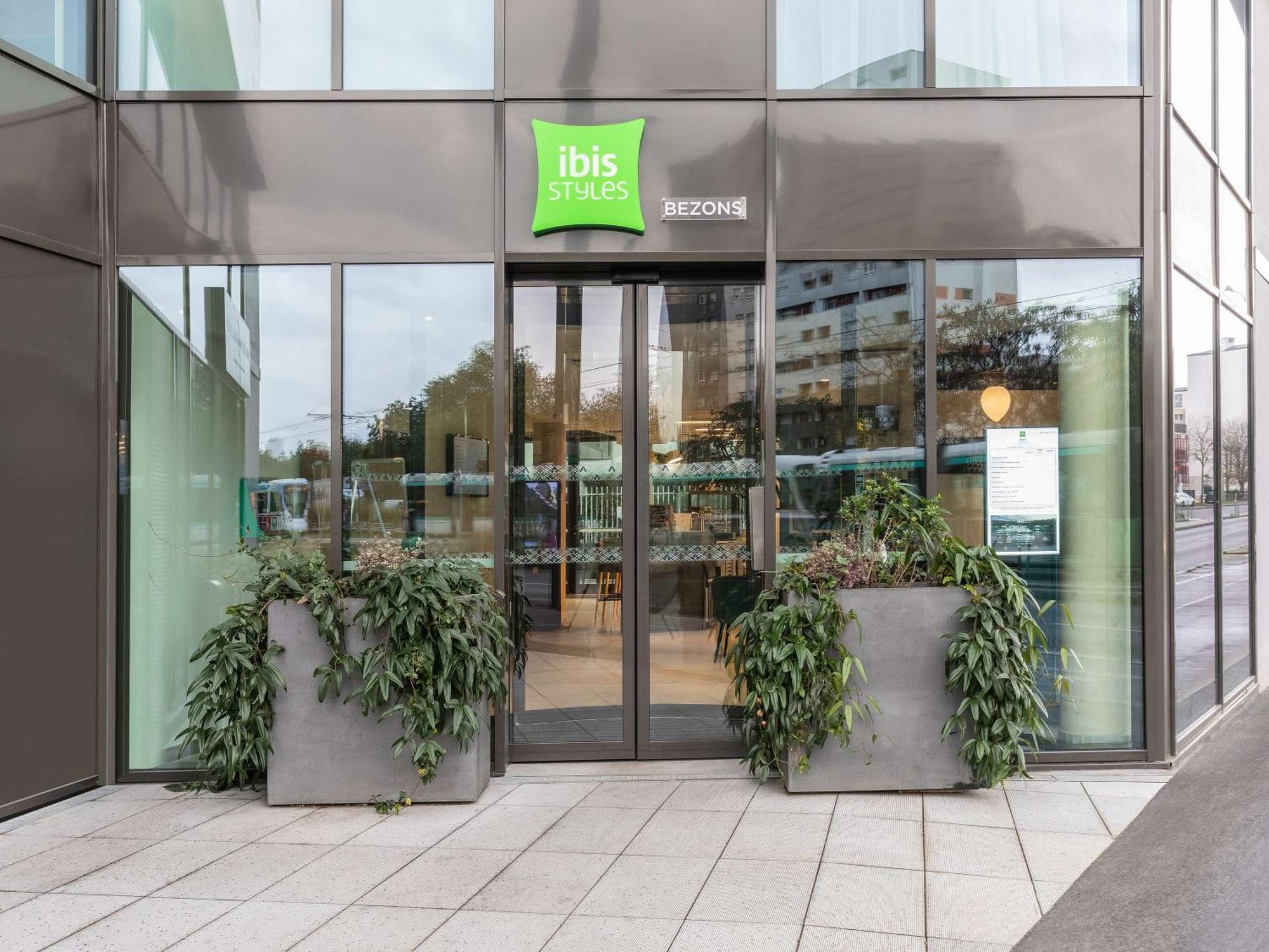 Ibis Styles Bezons Paris La Defense Hotel Bagian luar foto